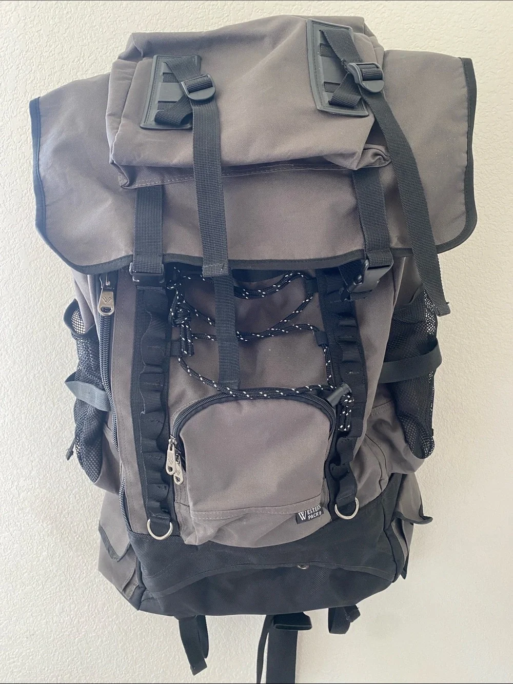 Western Pack versatile gray